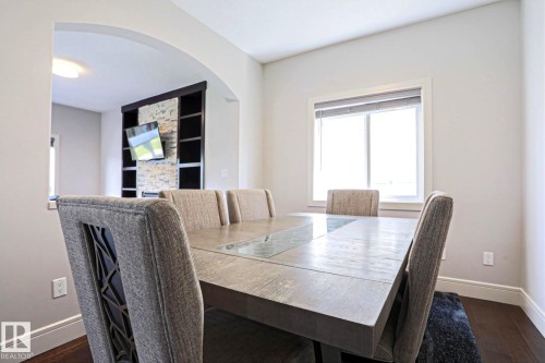 4642 Charles Way Sw, Edmonton, AB - Indoor Photo Showing Dining Room