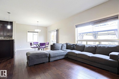 4642 Charles Way Sw, Edmonton, AB - Indoor Photo Showing Living Room