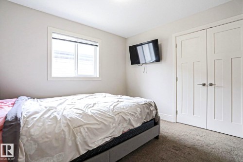 4642 Charles Way Sw, Edmonton, AB - Indoor Photo Showing Bedroom