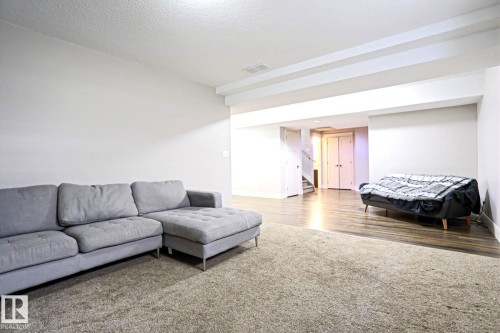 4642 Charles Way Sw, Edmonton, AB - Indoor