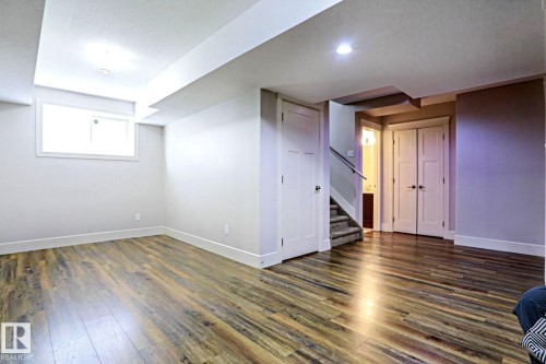 4642 Charles Way Sw, Edmonton, AB - Indoor Photo Showing Other Room