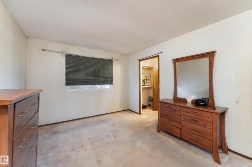 611 Kirkness Road Nw, Edmonton, AB - Indoor