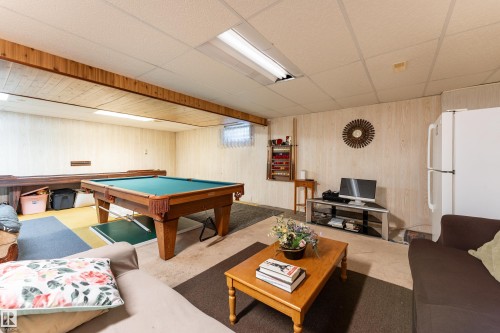 611 Kirkness Road Nw, Edmonton, AB - Indoor Photo Showing Other Room