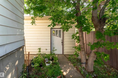 611 Kirkness Road Nw, Edmonton, AB - Outdoor With Exterior