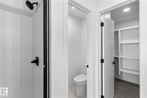 90 Spring Link, Spruce Grove, AB - Indoor Photo Showing Bathroom