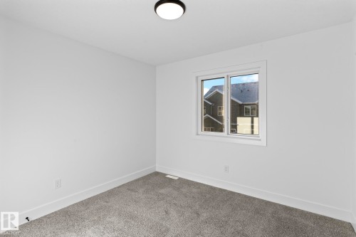 90 Spring Link, Spruce Grove, AB - Indoor Photo Showing Other Room