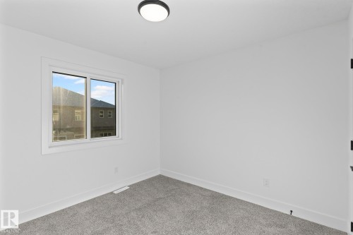 90 Spring Link, Spruce Grove, AB - Indoor Photo Showing Other Room