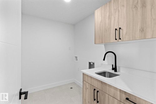 90 Spring Link, Spruce Grove, AB - Indoor Photo Showing Kitchen