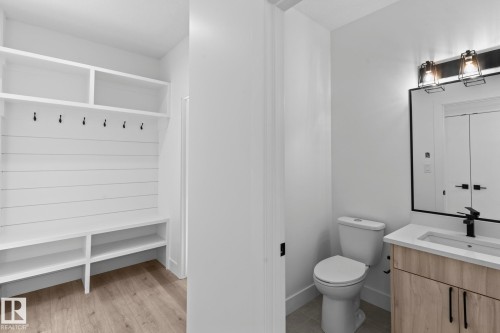 90 Spring Link, Spruce Grove, AB - Indoor Photo Showing Bathroom