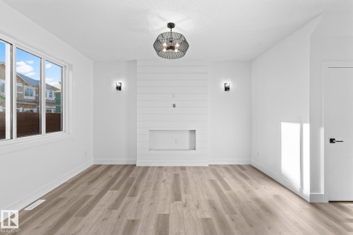 90 Spring Link, Spruce Grove, AB - Indoor Photo Showing Other Room