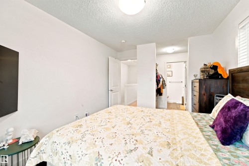 #64 655 Watt Bv Sw, Edmonton, AB - Indoor Photo Showing Bedroom