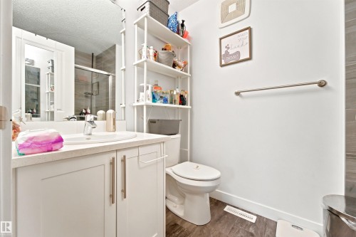 #64 655 Watt Bv Sw, Edmonton, AB - Indoor Photo Showing Bathroom