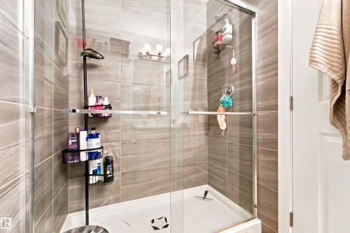 #64 655 Watt Bv Sw, Edmonton, AB - Indoor Photo Showing Bathroom