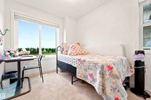 #64 655 Watt Bv Sw, Edmonton, AB - Indoor Photo Showing Bedroom