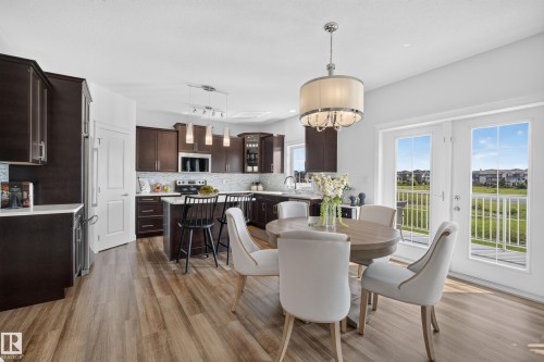 3256 Winspear Crescent Sw, Edmonton, AB - Indoor Photo Showing Dining Room
