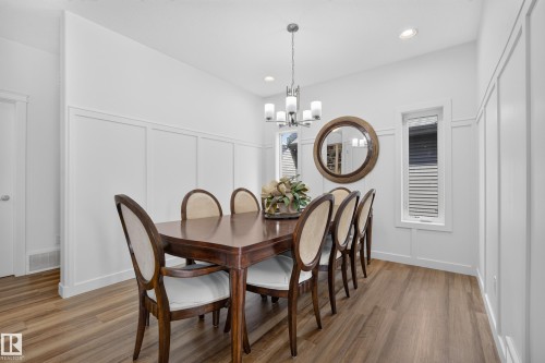 3256 Winspear Crescent Sw, Edmonton, AB - Indoor Photo Showing Dining Room