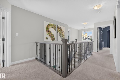 3256 Winspear Crescent Sw, Edmonton, AB - Indoor Photo Showing Other Room