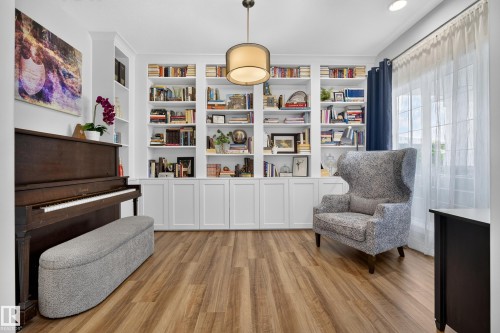 3256 Winspear Crescent Sw, Edmonton, AB - Indoor