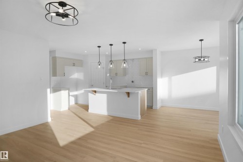 1168 South Creek Wynd, Stony Plain, AB - Indoor Photo Showing Kitchen