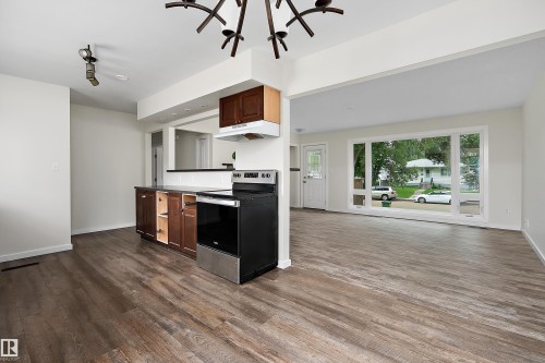 4728 48 Avenue, Wetaskiwin, AB - Indoor Photo Showing Kitchen