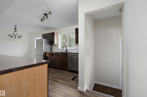 4728 48 Avenue, Wetaskiwin, AB - Indoor Photo Showing Kitchen