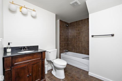 4728 48 Avenue, Wetaskiwin, AB - Indoor Photo Showing Bathroom