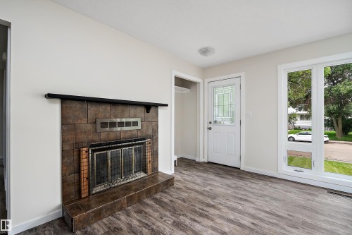 4728 48 Avenue, Wetaskiwin, AB - Indoor With Fireplace