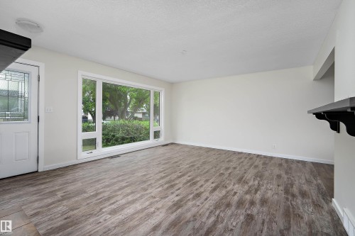 4728 48 Avenue, Wetaskiwin, AB - Indoor Photo Showing Other Room