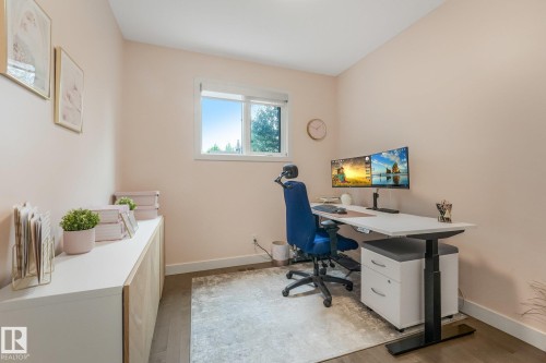 2722 Kirkland Way Sw, Edmonton, AB - Indoor Photo Showing Office