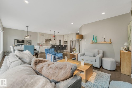 2722 Kirkland Way Sw, Edmonton, AB - Indoor Photo Showing Living Room