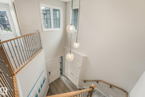 2722 Kirkland Way Sw, Edmonton, AB - Indoor Photo Showing Other Room