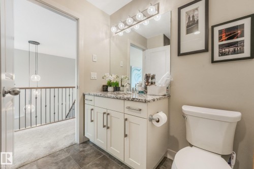2722 Kirkland Way Sw, Edmonton, AB - Indoor Photo Showing Bathroom