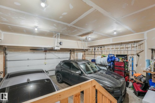 2722 Kirkland Way Sw, Edmonton, AB - Indoor Photo Showing Garage