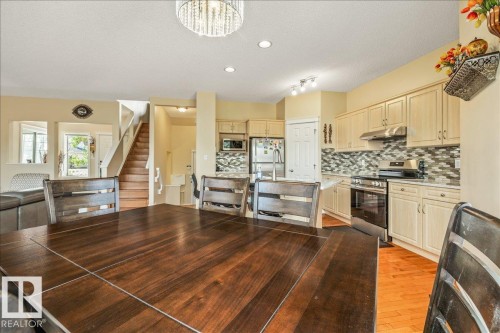 306 Hilliard Close Nw, Edmonton, AB - Indoor