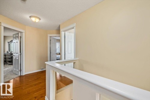 306 Hilliard Close Nw, Edmonton, AB - Indoor Photo Showing Other Room