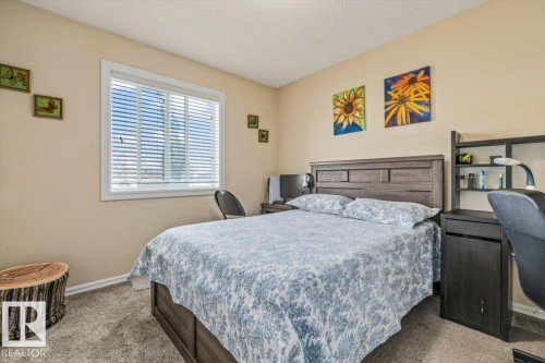 306 Hilliard Close Nw, Edmonton, AB - Indoor Photo Showing Bedroom