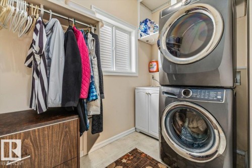 306 Hilliard Close Nw, Edmonton, AB - Indoor Photo Showing Laundry Room