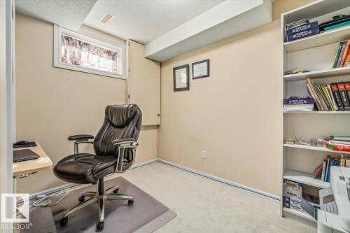 306 Hilliard Close Nw, Edmonton, AB - Indoor Photo Showing Office