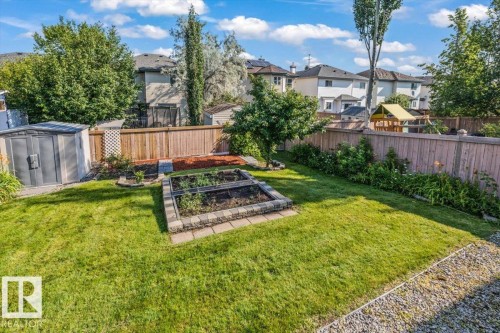 306 Hilliard Close Nw, Edmonton, AB - Outdoor With Backyard