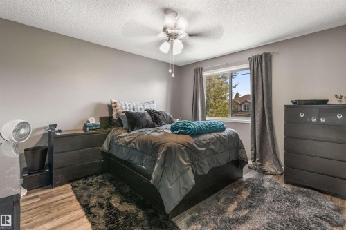 20032 53A Avenue Nw, Edmonton, AB - Indoor Photo Showing Bedroom