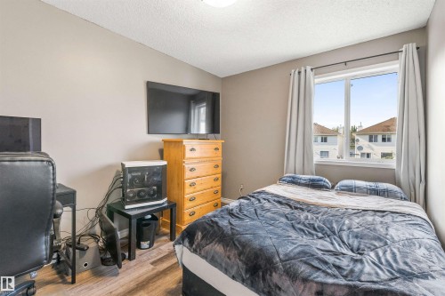20032 53A Avenue Nw, Edmonton, AB - Indoor Photo Showing Bedroom