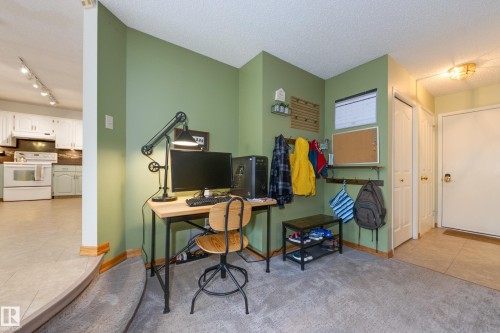 6212 179 Street Nw, Edmonton, AB - Indoor Photo Showing Office