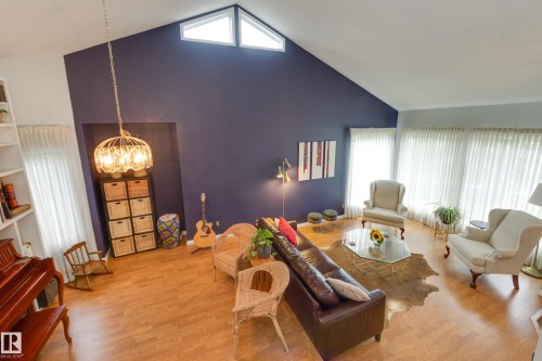6212 179 Street Nw, Edmonton, AB - Indoor Photo Showing Living Room