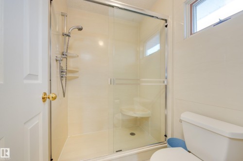 6212 179 Street Nw, Edmonton, AB - Indoor Photo Showing Bathroom