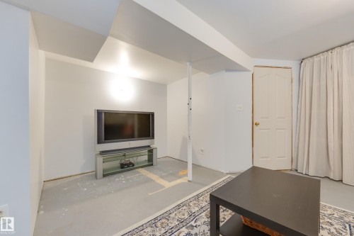 6212 179 Street Nw, Edmonton, AB - Indoor