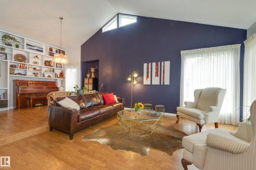 6212 179 Street Nw, Edmonton, AB - Indoor Photo Showing Living Room