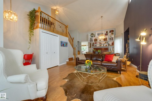 6212 179 Street Nw, Edmonton, AB - Indoor Photo Showing Living Room