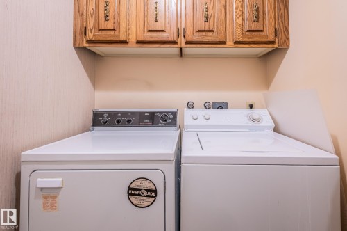 33 Whiteoaks Estates, St. Albert, AB - Indoor Photo Showing Laundry Room