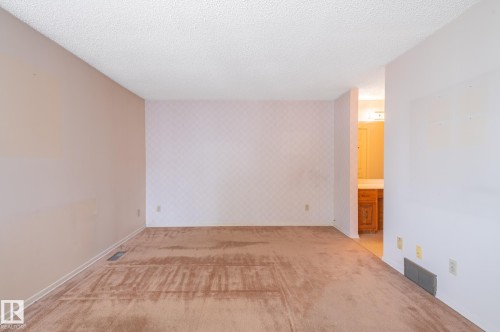 33 Whiteoaks Estates, St. Albert, AB - Indoor Photo Showing Other Room
