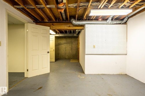 33 Whiteoaks Estates, St. Albert, AB - Indoor Photo Showing Basement